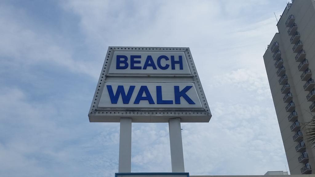 Отель Beach Walk Миртл-Бич Экстерьер фото